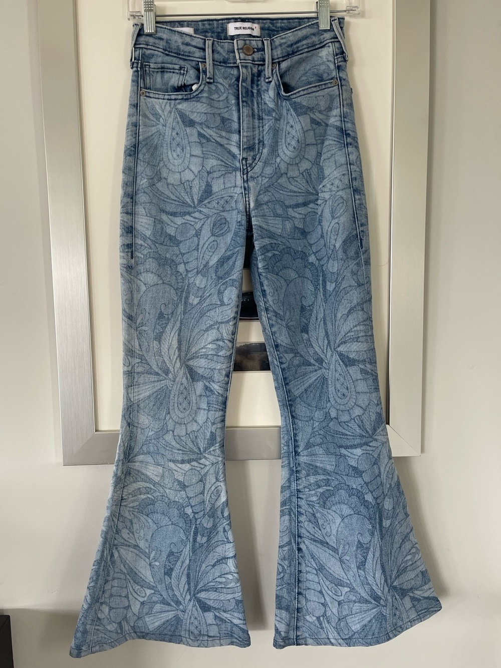 High-Rise Flared Jeans in Light Blue Paisley